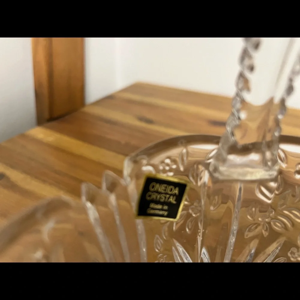 Oneida Crystal Spring Lace basket